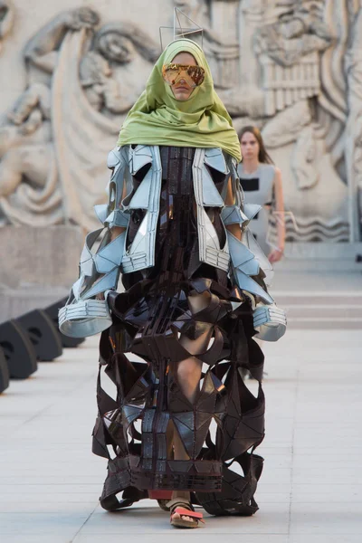 Look 34